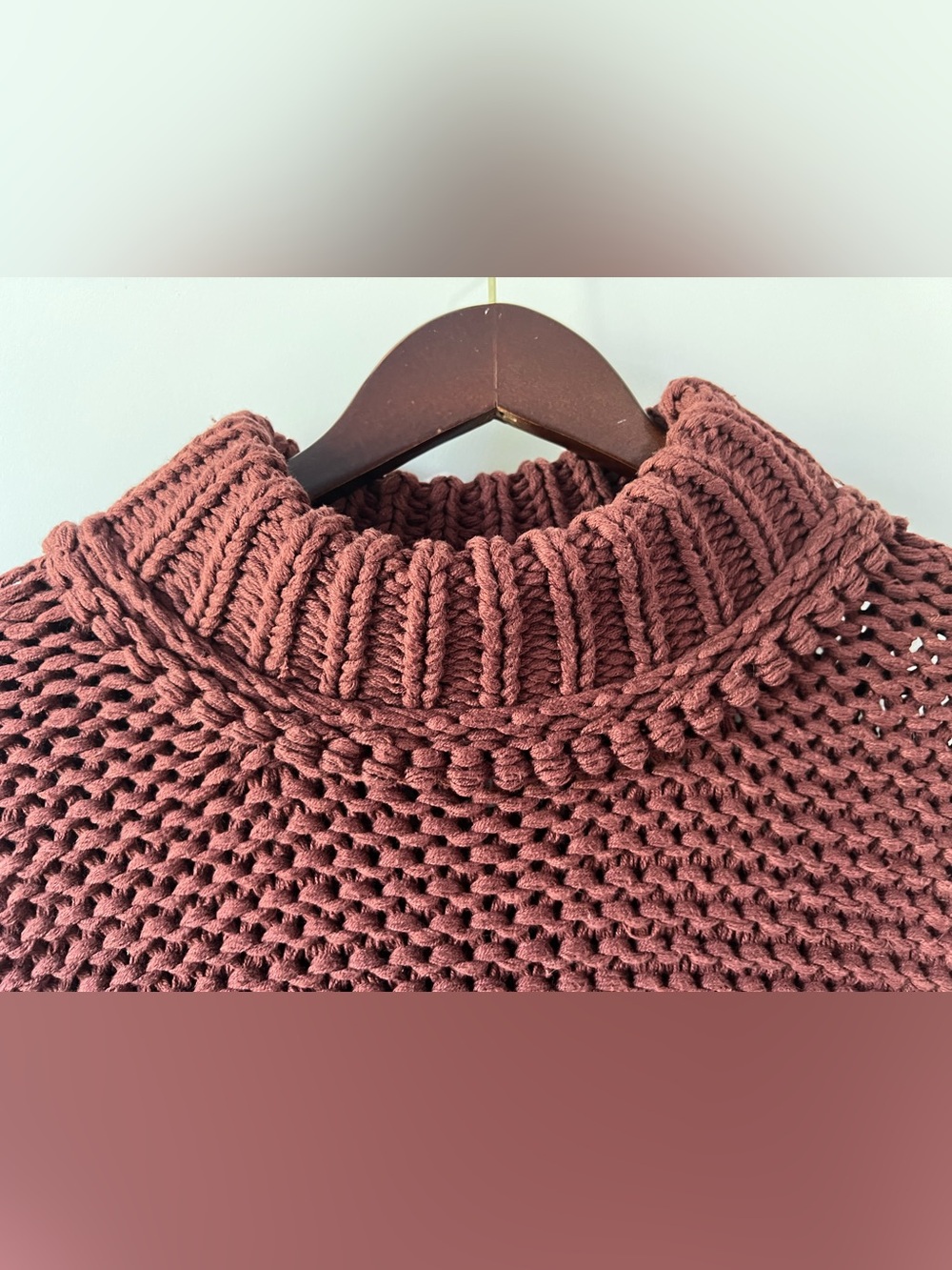 Free People Chunky Cable Knit Mock Neck Cropped Brown Sweater Women’s XS - Picture 5 of 9